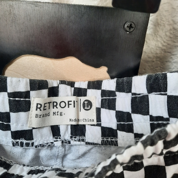 Men's Retro Fit Shorts - Picture 5 of 5